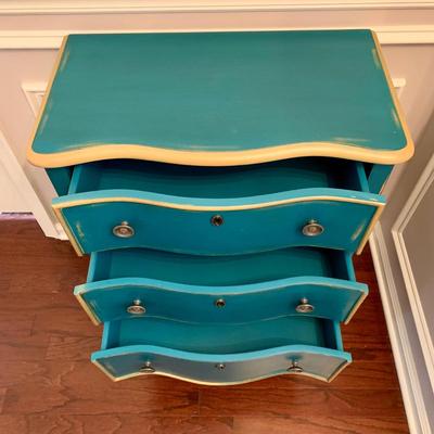 LOT 240 D: Ballard Designs Bench Seat, Pier 1 Imports Teal & Gold 3 Drawer Side Table, & Gilded Wall Mirror