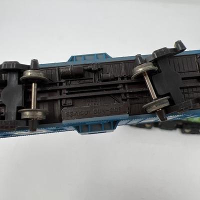 16 N Scale Train Cars
