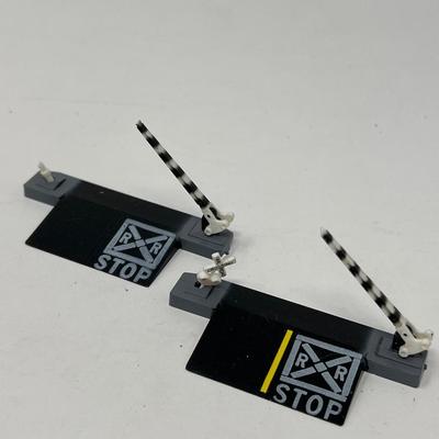 16 N Scale Train Cars