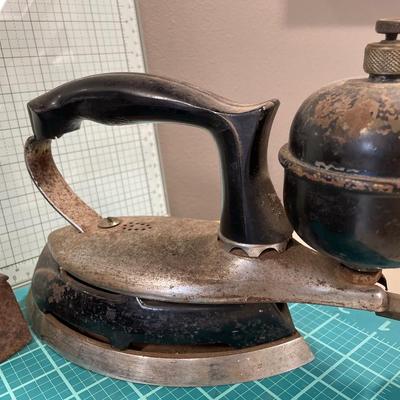 4 vintage irons