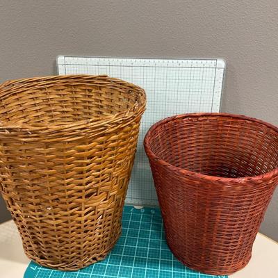 Wicker baskets, sheets and cosmetic bags