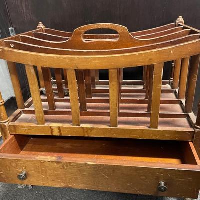 Magazine rack with drawer