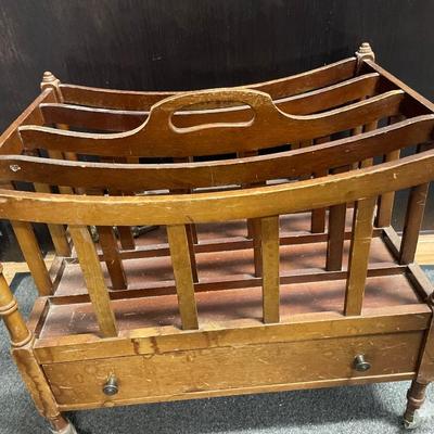 Magazine rack with drawer