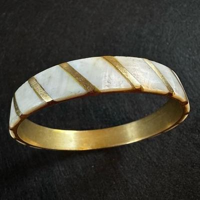 Abuela Mother of Pearl Heart Charm Bangle