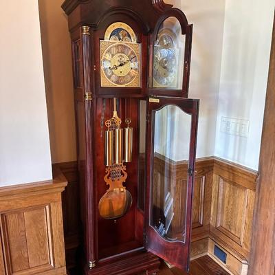 Howard Miller Jonathon Windsor Cherry Grandfather Clock