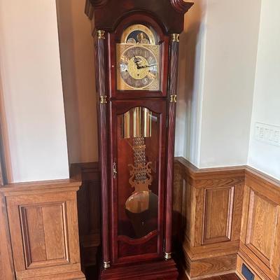 Howard Miller Jonathon Windsor Cherry Grandfather Clock