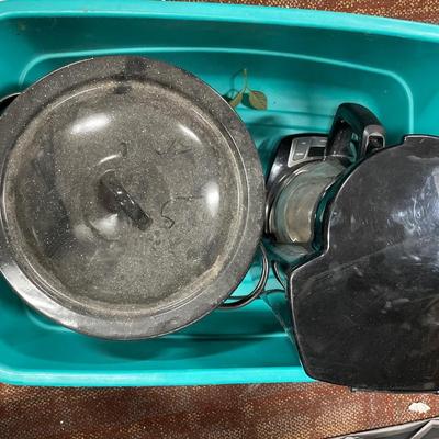 Sunbeam mixer, toaster, coffee pot and stock pot