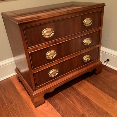 Gordon’s Fine Furniture Mahogany Commode Chest