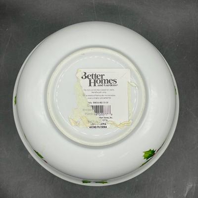 Christmas Holiday Round Vegetable Bowl 8" Better Homes Gardens 2009 Ltd Edition