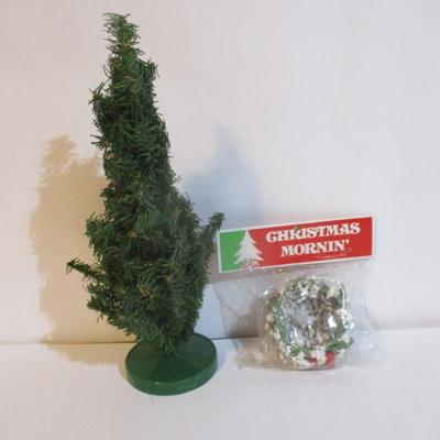 50+ Pieces Of Vintage Holiday Decorations Lot 94