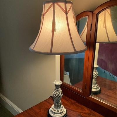 Pair of Lamps Metal Flower And Pineapple Style