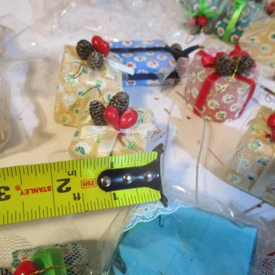 New Vintage Christmas Ornaments Silvestri Lot 98