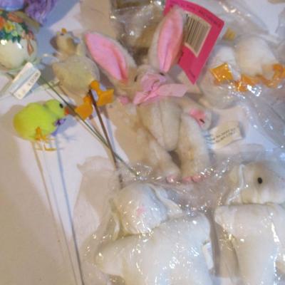 New Easter Decorations Lot 105