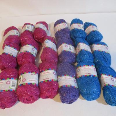 Herrschners Holiday Yarn Lot 108