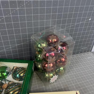 Lot of New Complete Ornaments