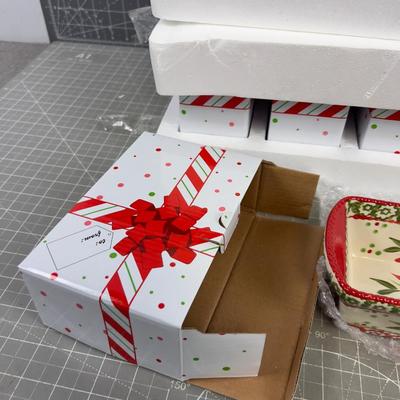 HOLIDAY BAKING PANS NEW & Darling! Giftable. 