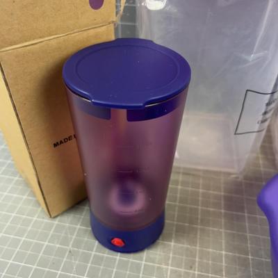 Lot of MOSTLY NEW Plastic Lock N Lock Stuff