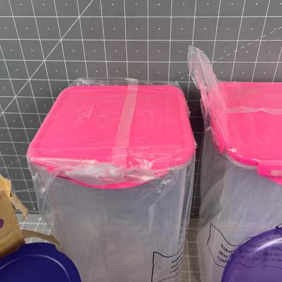 Lot of MOSTLY NEW Plastic Lock N Lock Stuff