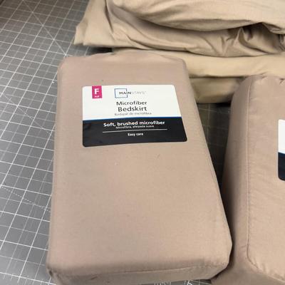 4 Bed Shirts and 4 Fitted Bottom Sheets All FULL Size 