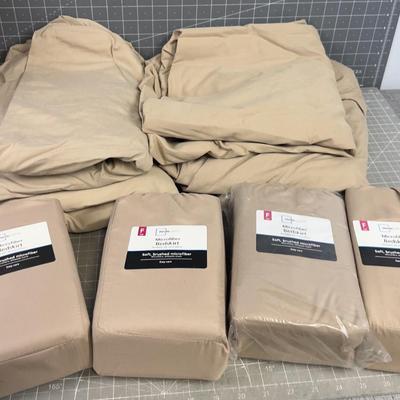 4 Bed Shirts and 4 Fitted Bottom Sheets All FULL Size 