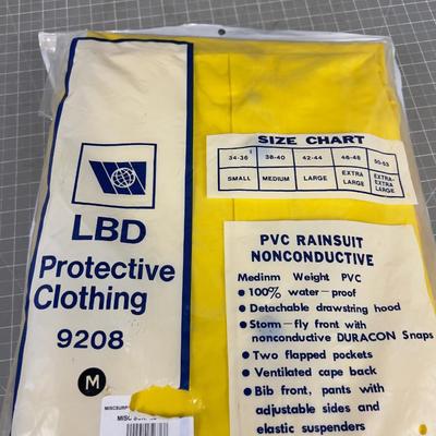 RAIN GEAR, NEW 