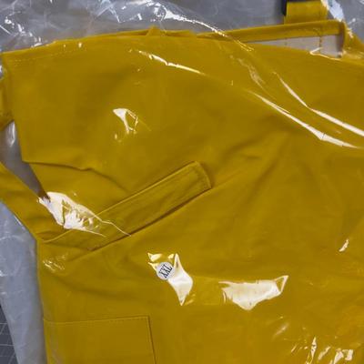 RAIN GEAR, NEW 