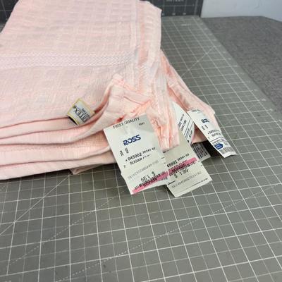 7  Hand Towels and 7 Pink Wash Cloth 