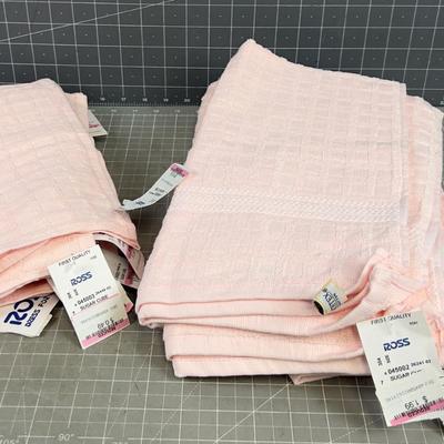 7  Hand Towels and 7 Pink Wash Cloth 