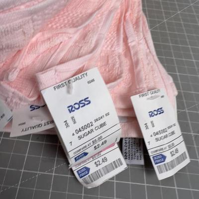 7  Hand Towels and 7 Pink Wash Cloth 