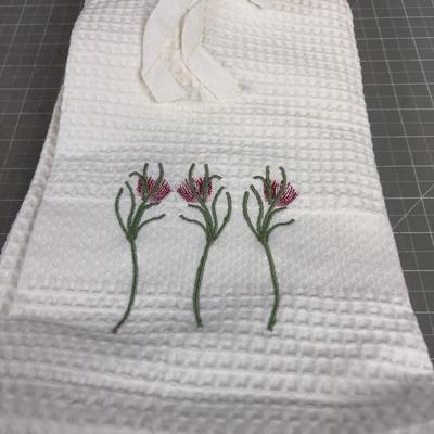 2 Sets of 2 NEW Kitchen White with herb flower