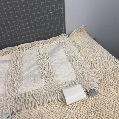 3 new Bathroom rugs 