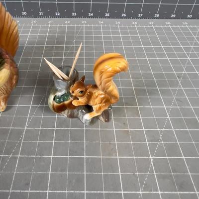 Vintage: Squirrel Salt & Peper Plus a Toothpick Holder