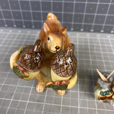 Vintage: Squirrel Salt & Peper Plus a Toothpick Holder