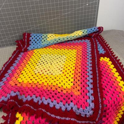 FABULOUS NICE THROW, HAND Crocheted Colorful, Made a few years ago in the USA