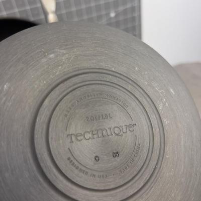 TECHNIQUES MIXED LOT