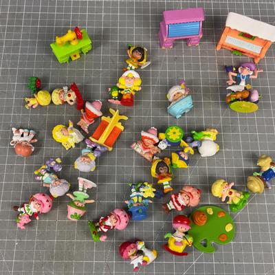 Miniature STRAWBERRY Shortcake Figurine, A whole Bag of such