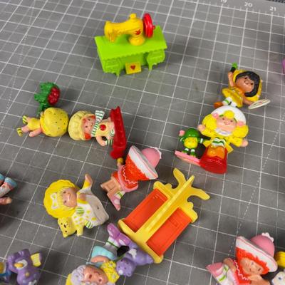 Miniature STRAWBERRY Shortcake Figurine, A whole Bag of such