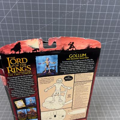 Lord of The RINGS GOLLUM Figurine, 