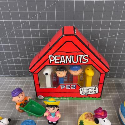 PEANUTS Items - ALL COLLECTIBLES. 