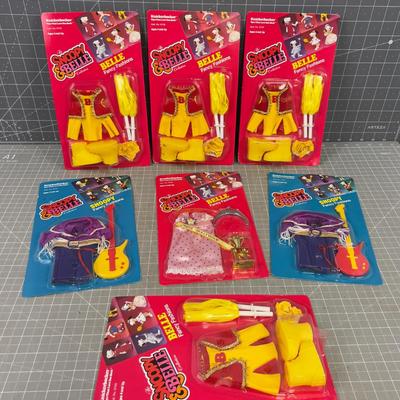 Snoopy & Belle Outfits New on the Card