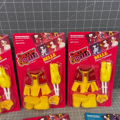 Snoopy & Belle Outfits New on the Card