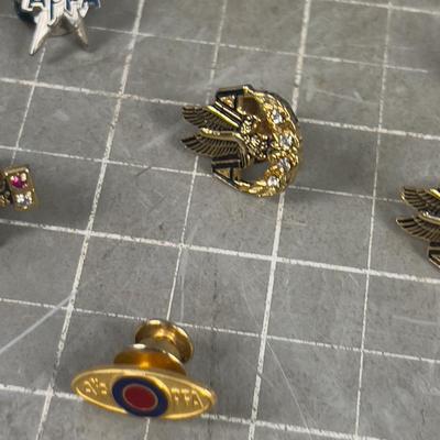 Pile of American Airlines Tie Tacks and Lapel Pins COLLECTIBLE!