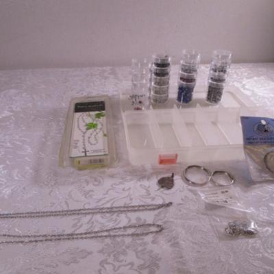 Bead case with mini jars, beads & jewelry making