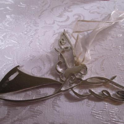6 Christmas ornaments