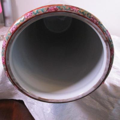 Decorative Chinese porcelain umbrella stand