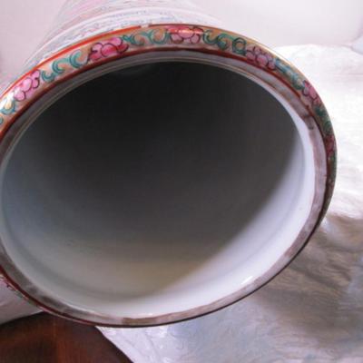Decorative Chinese porcelain umbrella stand
