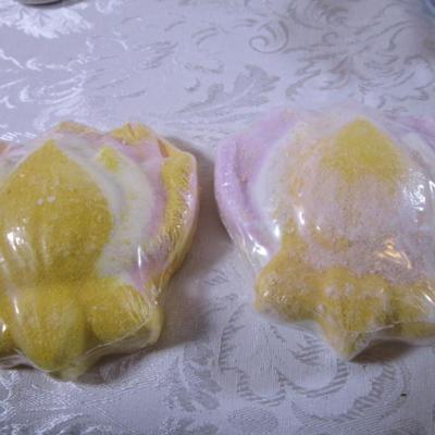 2 Bubbly Belle bath bombs