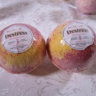 2 Bubbly Belle bath bombs