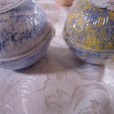 2 Bubbly Belle bath bombs