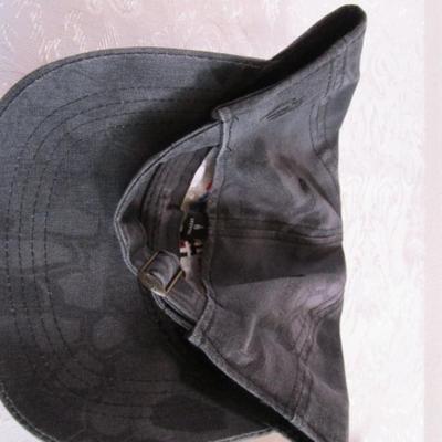 4 Ball caps